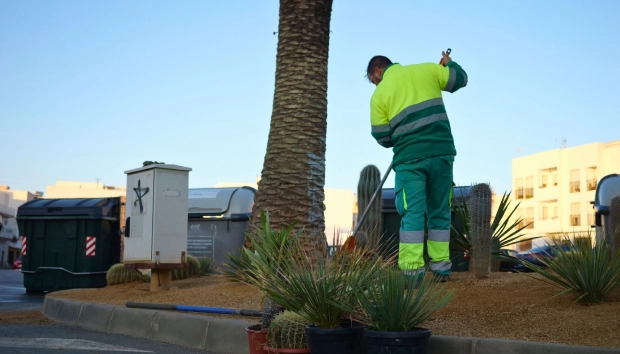 limpieza - Actúa, Servicios y Medio Ambiente se hace con el nuevo contrato de la limpieza viaria, parques, jardines y playas