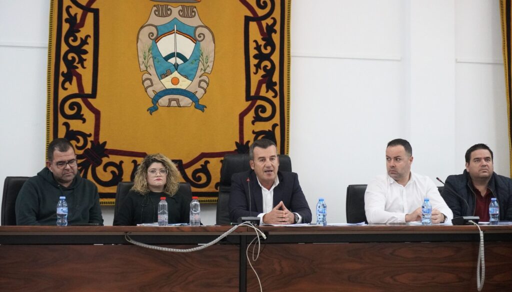 260129 Foto pleno scaled e1769694821206 - Salvador Hernández: “Se juega con el pan de muchas familias y con nuestro futuro al bloquear el desarrollo industrial”